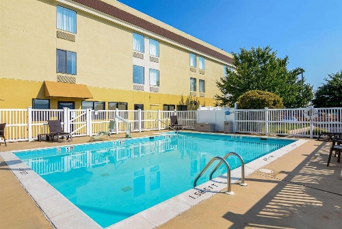 Comfort Inn Woodstock image 1