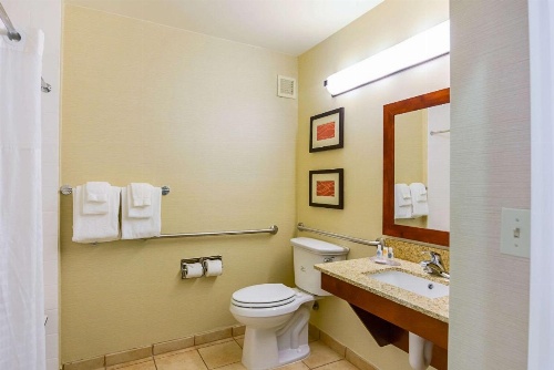 Comfort Inn Woodstock image 21